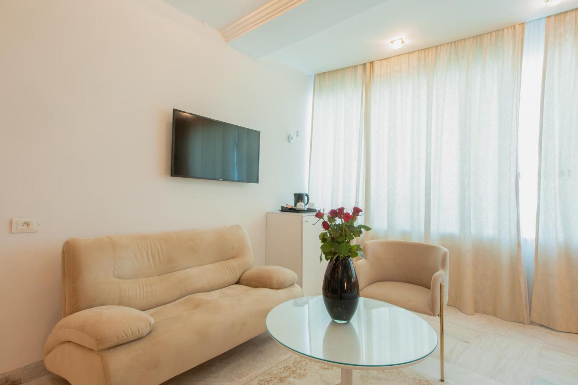 The Penthouse Suites Hotel Ariana Esterno foto